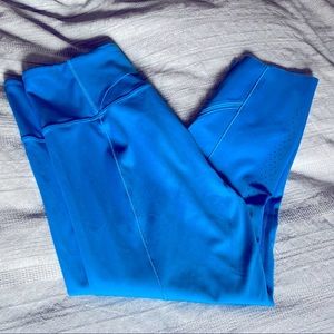 EUC Under Armour Capri Leggings, Sz L